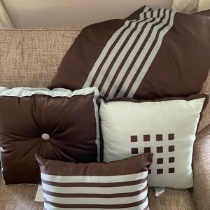 3 piece pillow set with throw